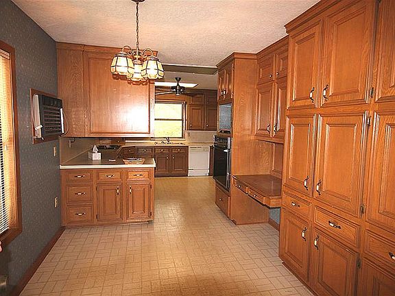 4th image of 1507 E James St