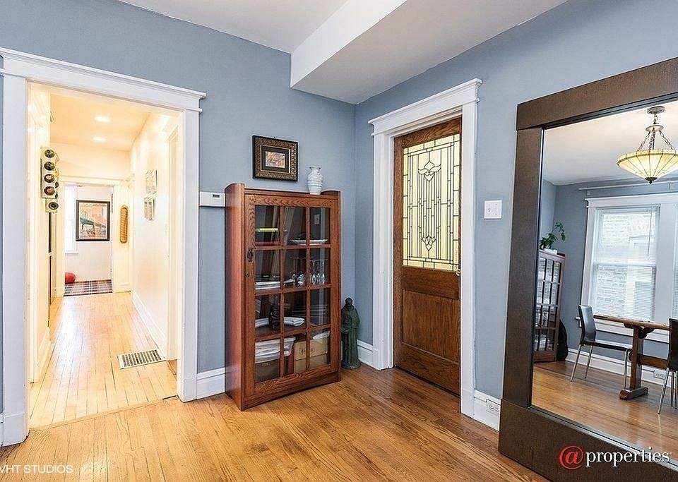 1st image of 2340 W Cullom Ave #2