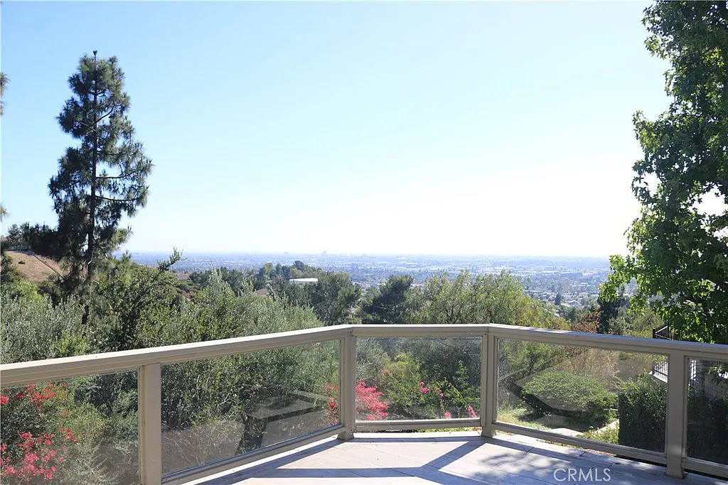 3 bed, 2.5 bath, 2998 sqft, $5,500 — Photo 1