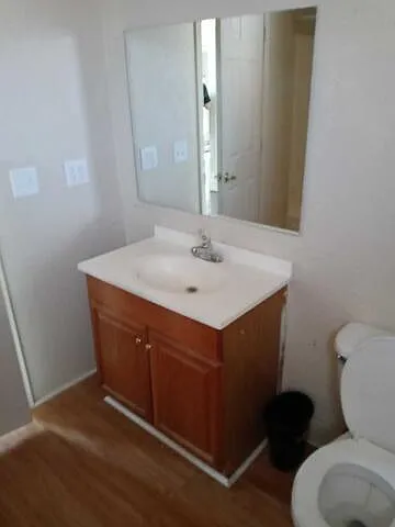 2 bed, 450 sqft, $850 — Photo 2