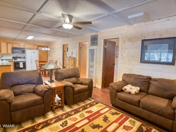 2129 Chevelon Rd, Overgaard, AZ 85933