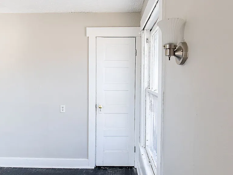 2141 Philadelphia Dr — Photo 39
