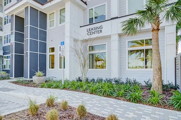 Viridian Reserve Apartments — Photo 11