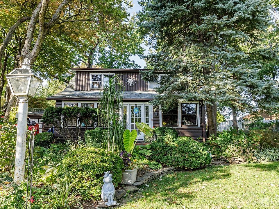1st image of 20 Lakeside Dr N