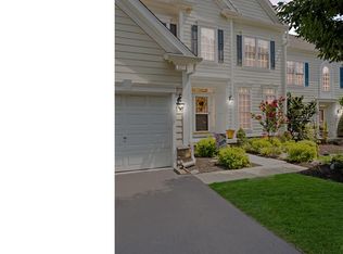221 Excalibur Dr, Newtown Square, PA 19073