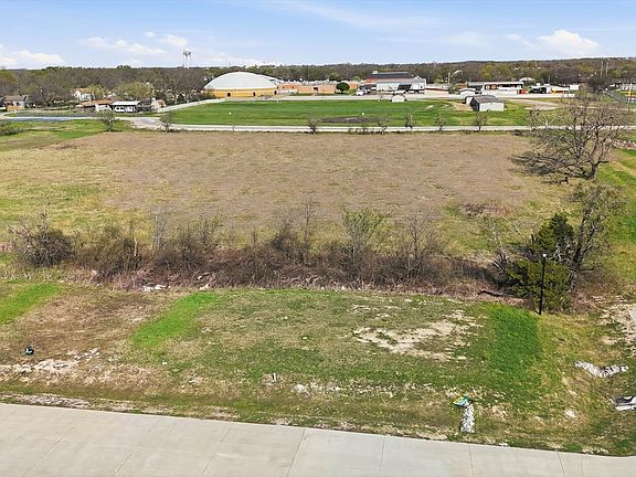 3rd image of 525 Tiber River Rd