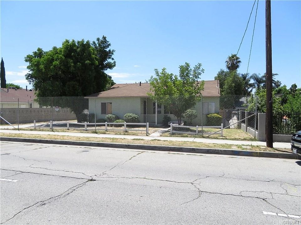 1st image of 15216 Chatsworth St