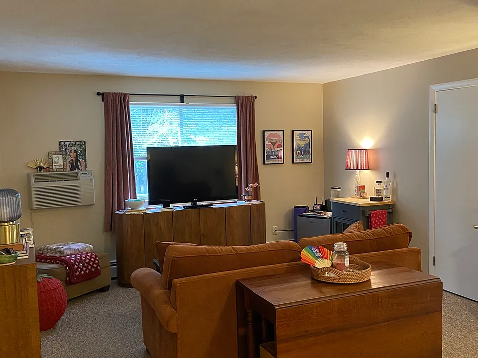 69 Newton St #8