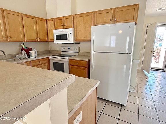 3rd image of 2961 Jessica Dr #A