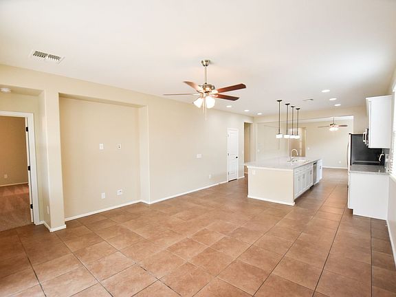 5th image of 10427 W Mohave St