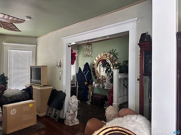 4th image of 1084 Iranistan Avenue