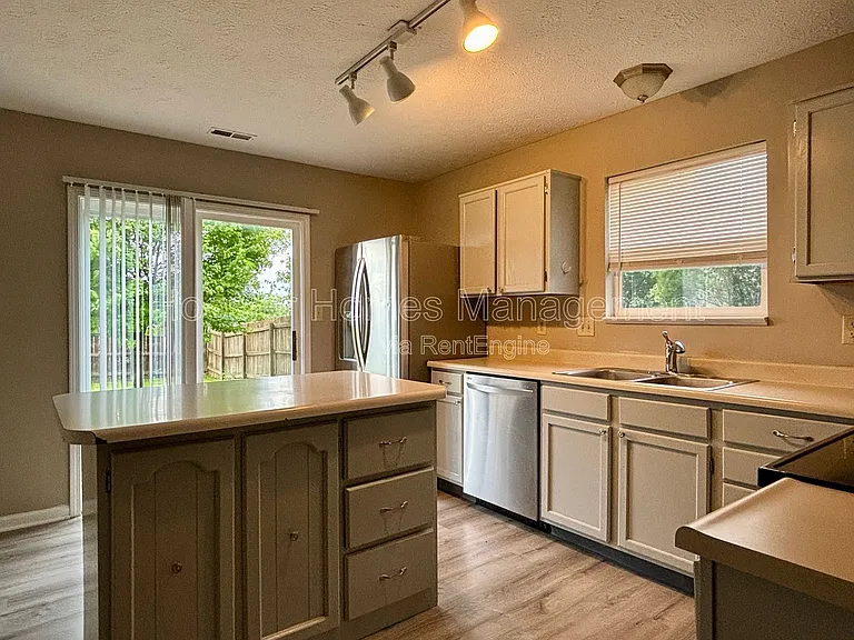 5038 Grand Tetons Dr — Photo 3