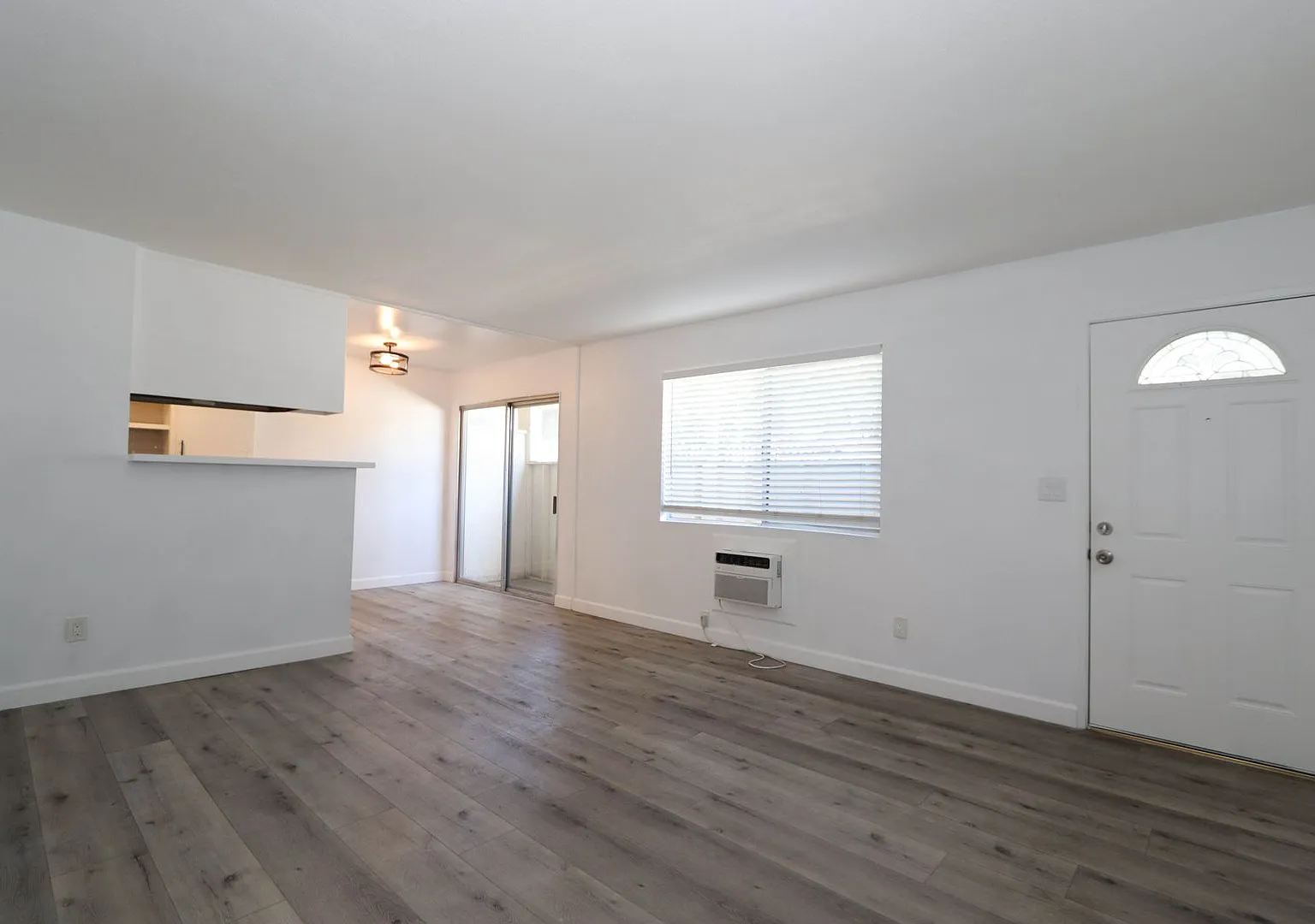 PA0460 — Photo 1