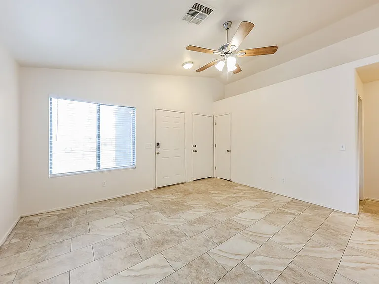15019 W Port Au Prince Ln — Photo 5