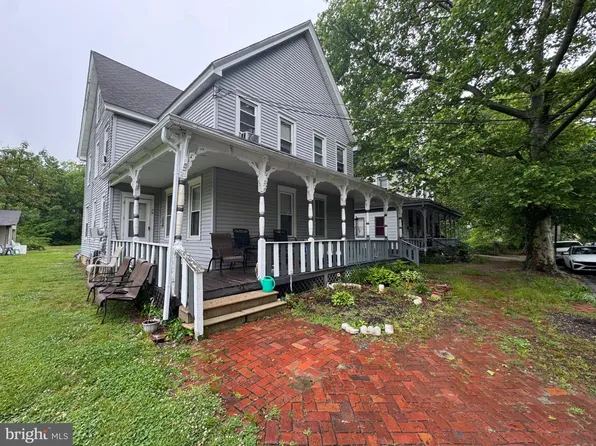 27 7th St, Salem, NJ 08079