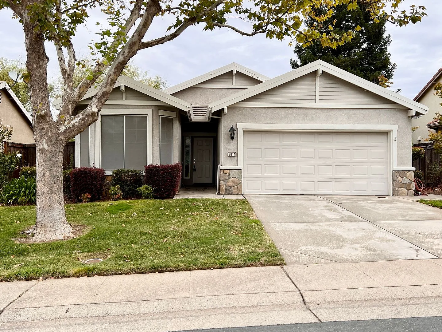 Lovely Home in Springfield at Whitney Oaks. An over 55 Gated Community — Photo 1