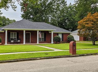 1743 Spanish Trace Dr, Saraland, AL 36571