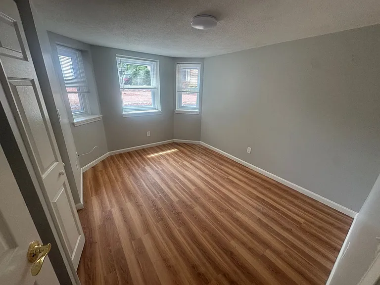 72 Cabot St — Photo 15