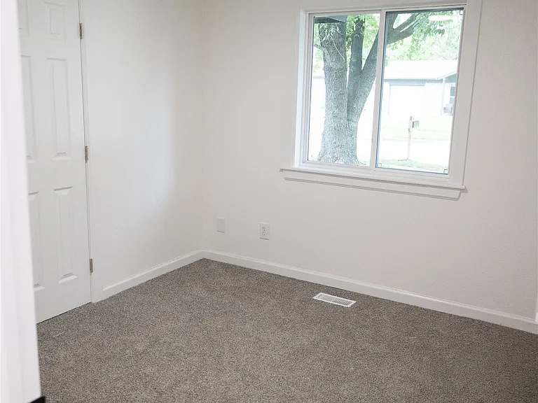 909 W El Paso Pl — Photo 14