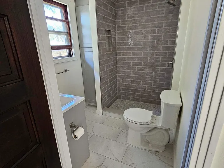 110 S Hopkins St #1 — Photo 9