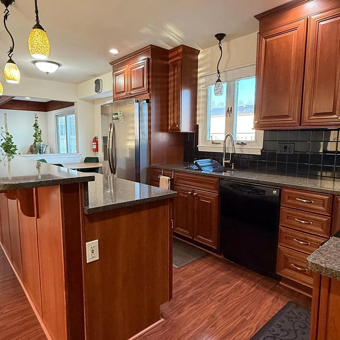 4 bed, 3.5 bath, 2250 sqft, $3,700 — Photo 3