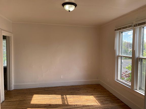 Main Bedroom/Living Space