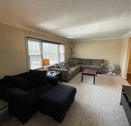 5th image of 416 Crescent Garden Dr