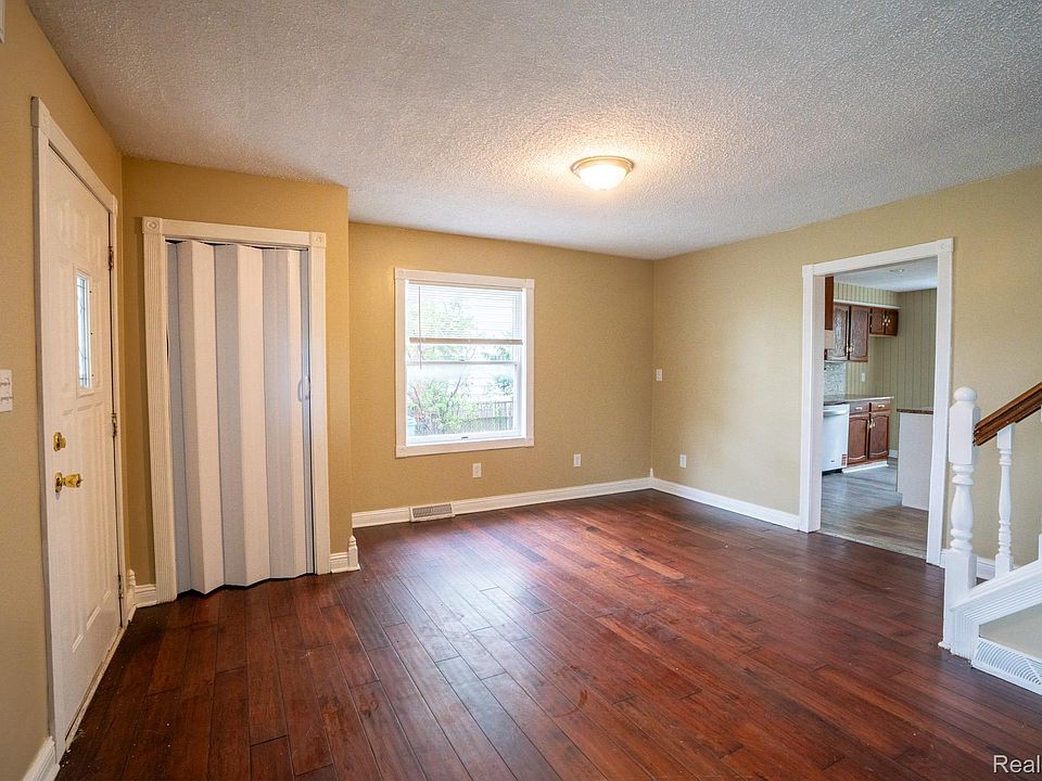 15315 Semrau Ave, photo 9