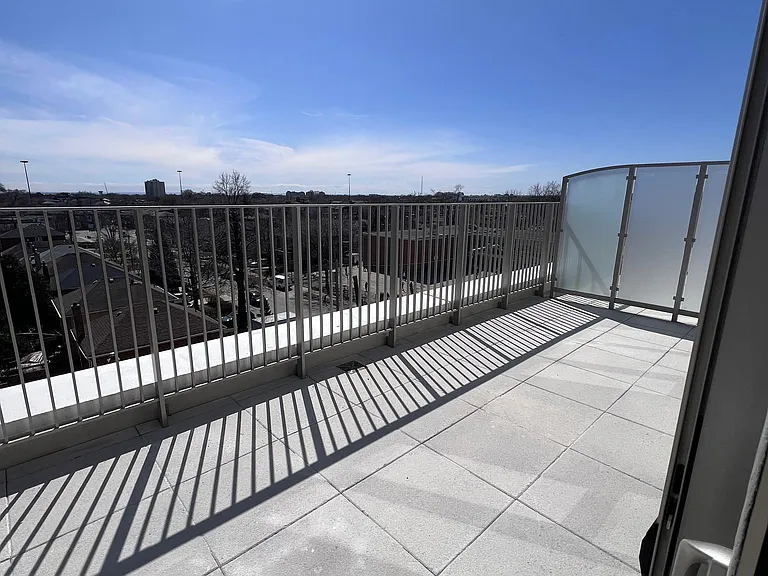 689 The Queensway #506 — Photo 18