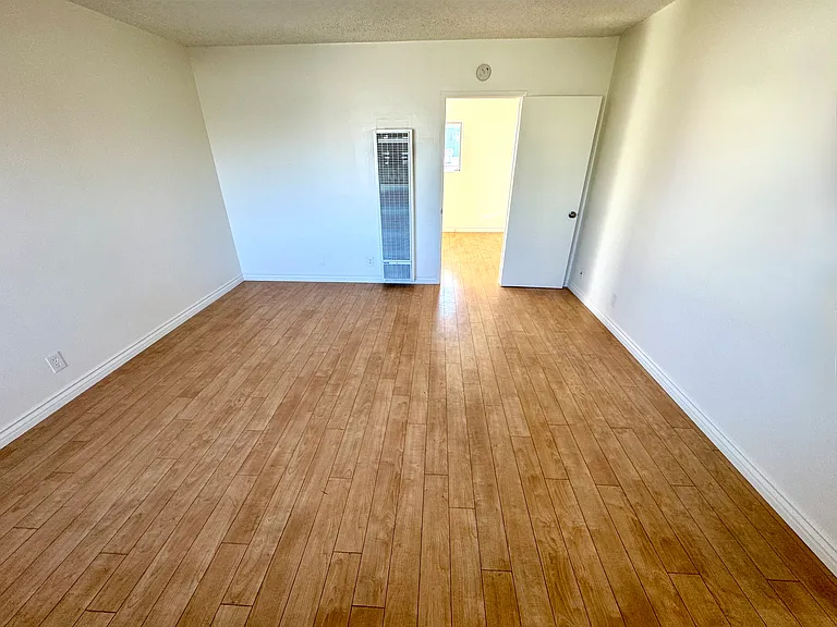 915 E Palmer Ave #23 — Photo 4