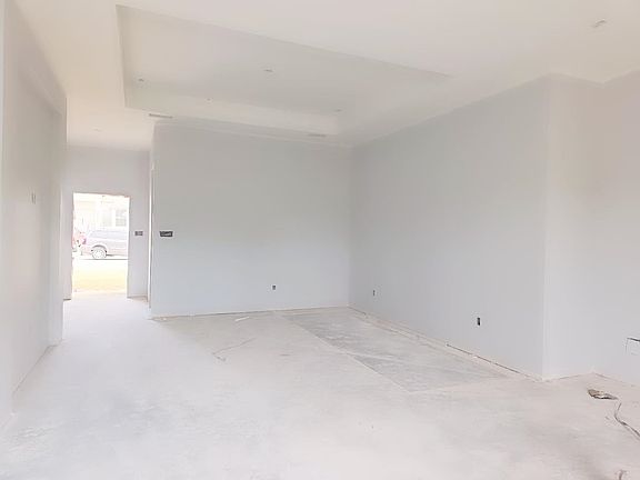 4th image of 2335 Mango Rd