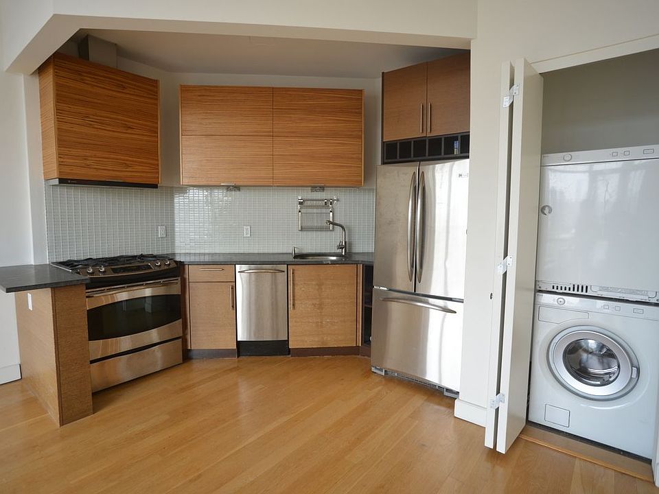 1st image of 11-24 31st Ave #9E