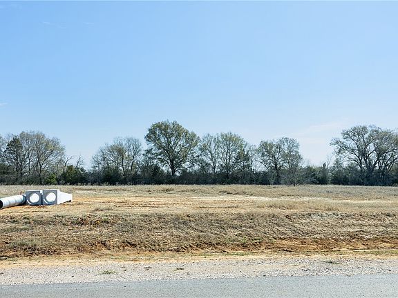 2nd image of 109 Pueblo Dr
