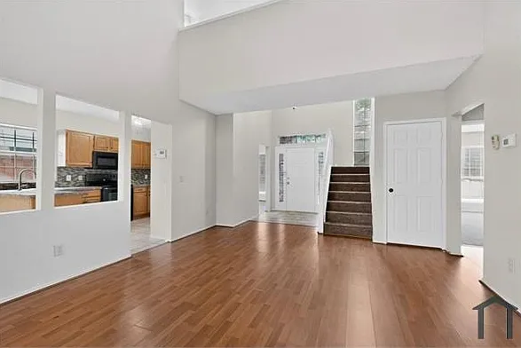 5 bed, 2316 sqft, $3,500 — Photo 3