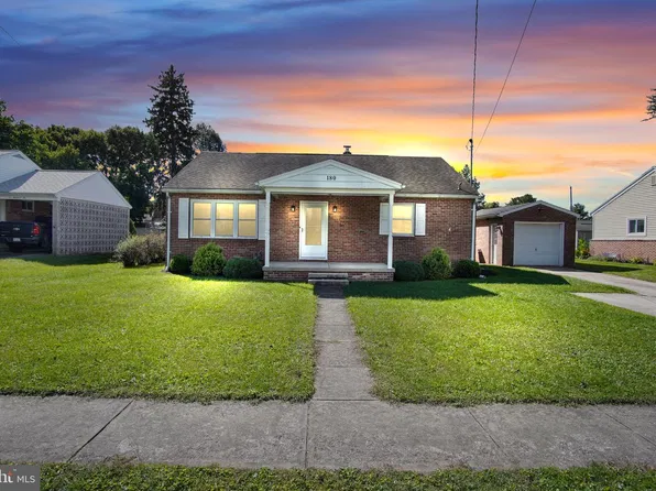 180 Dewey St, Mount Wolf, PA 17347