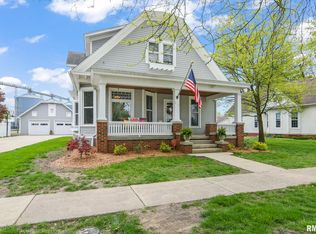 216 W Main St, Williamsville, IL 62693