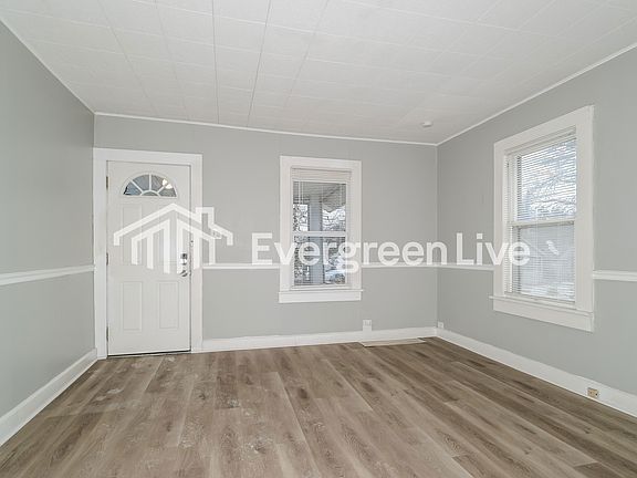 3rd image of 101 N Marguerite Ave