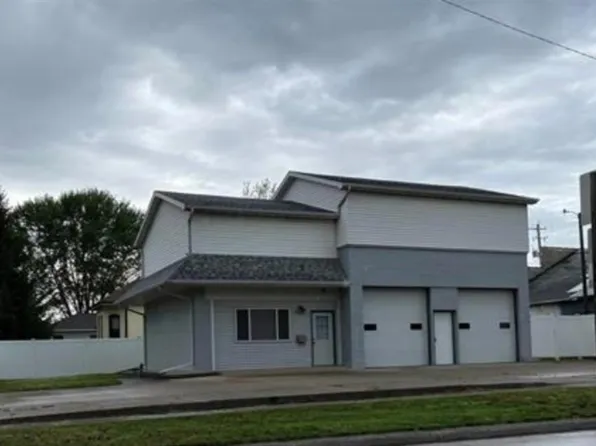 220 Franklin St, Wapello, IA 52653