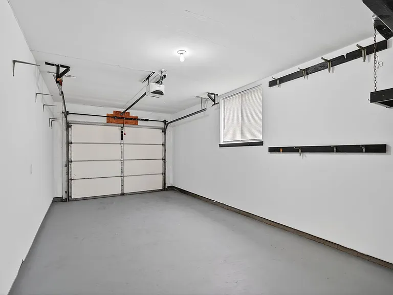 1553 Cove Ln — Photo 43