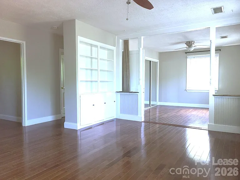 557 Wakefield Dr #D — Photo 4