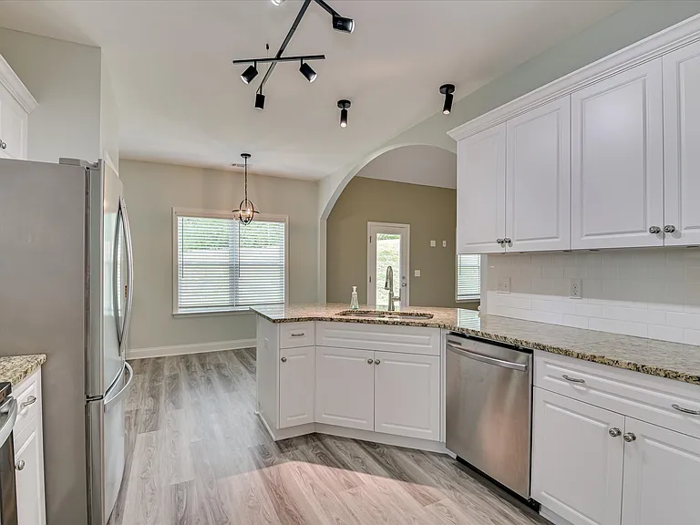 183 Williston Rd — Photo 18