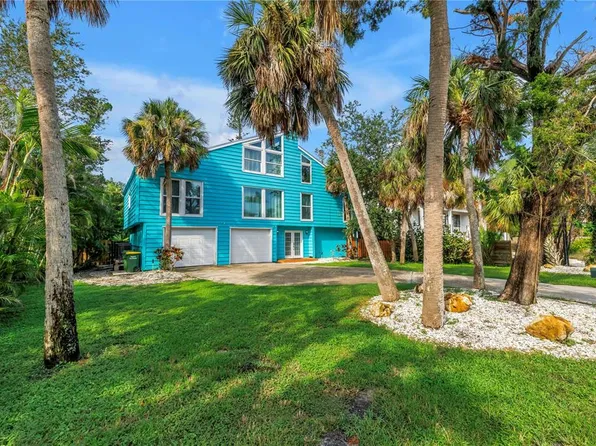 156 Siesta Dr, Sarasota, FL 34242