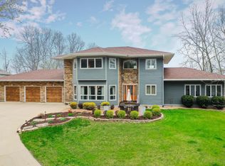 52 McIntosh Rd E, La Crescent, MN 55947