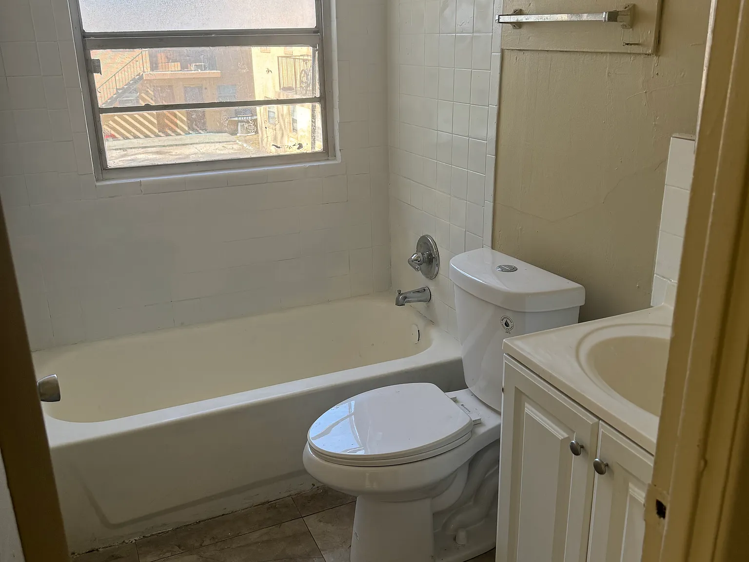 700 Boston Ave — Photo 2