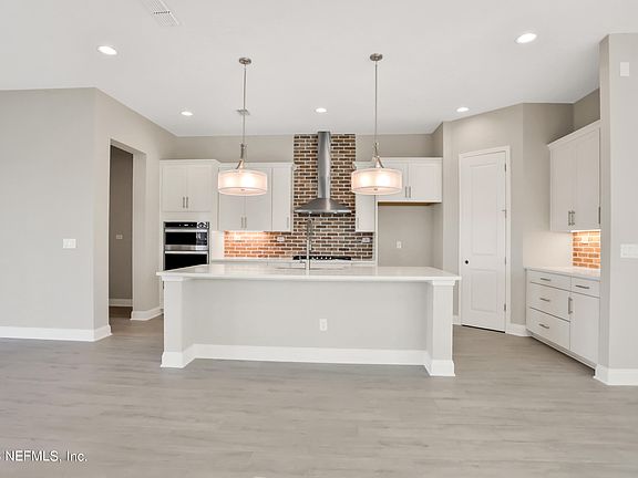 3rd image of 563 MARQUESA Circle