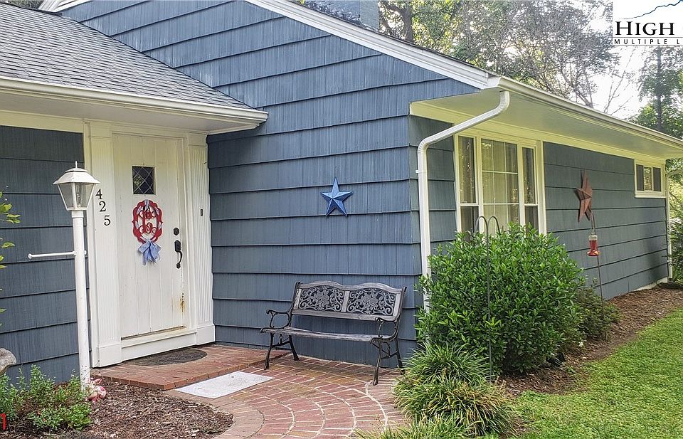 1st image of 425 NE Tywood Street