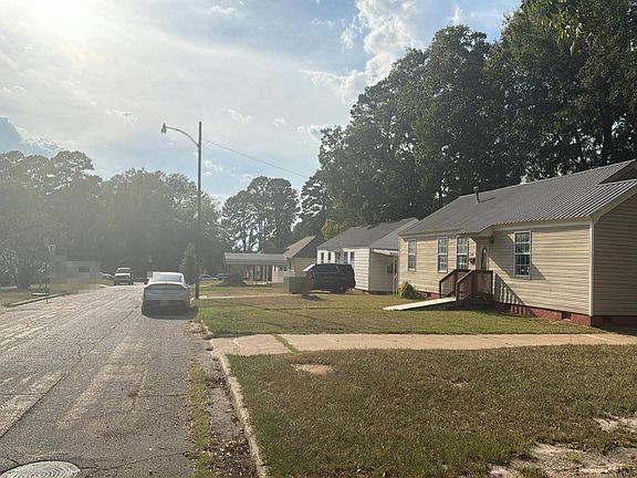 4th image of 829 Crestwood Rd