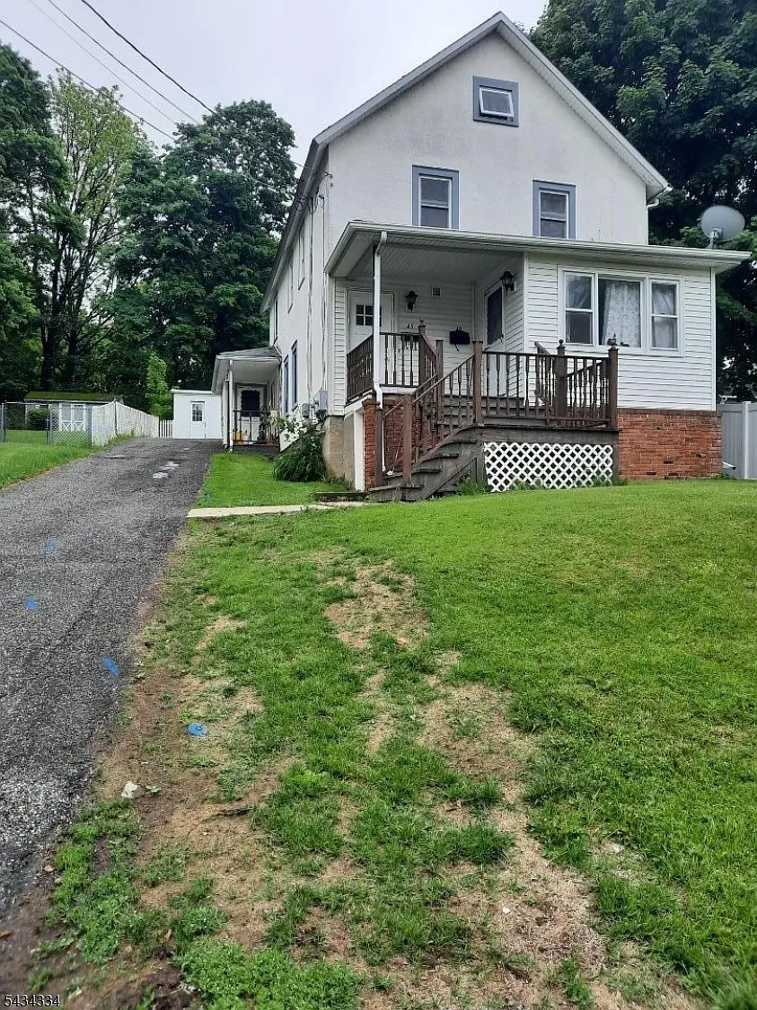 2 bed, 1.0 bath, $1,900 — Photo 1