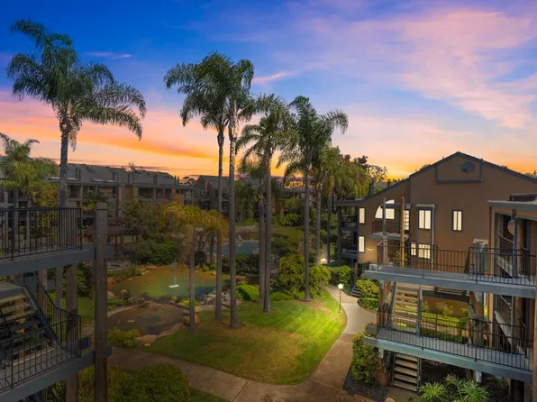 4006 Layang Layang Cir APT E, Carlsbad, CA 92008