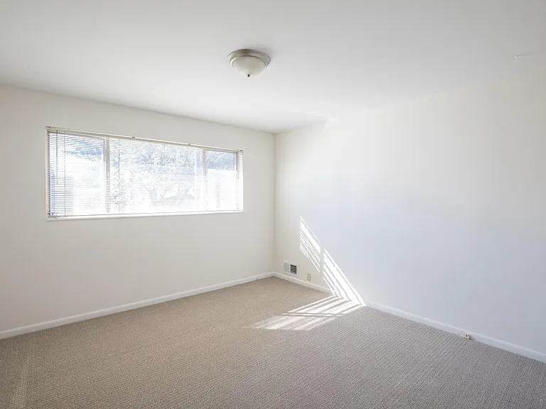 1634 S 2100 E — Photo 10
